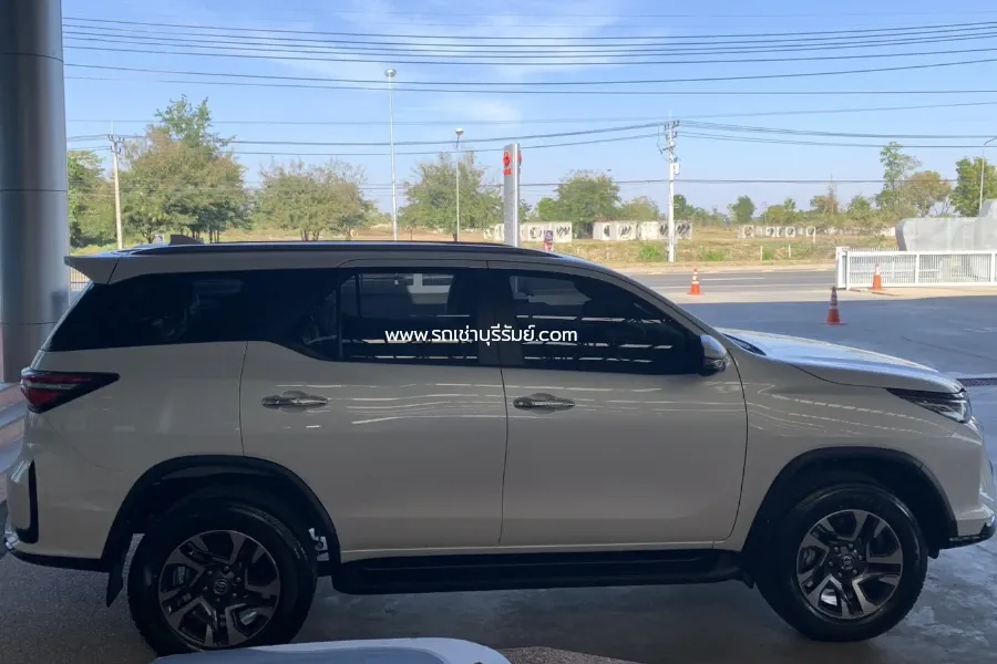 โตโยต้า ฟอร์จูนเนอร์ | รถเช่า บุรีรัมย์