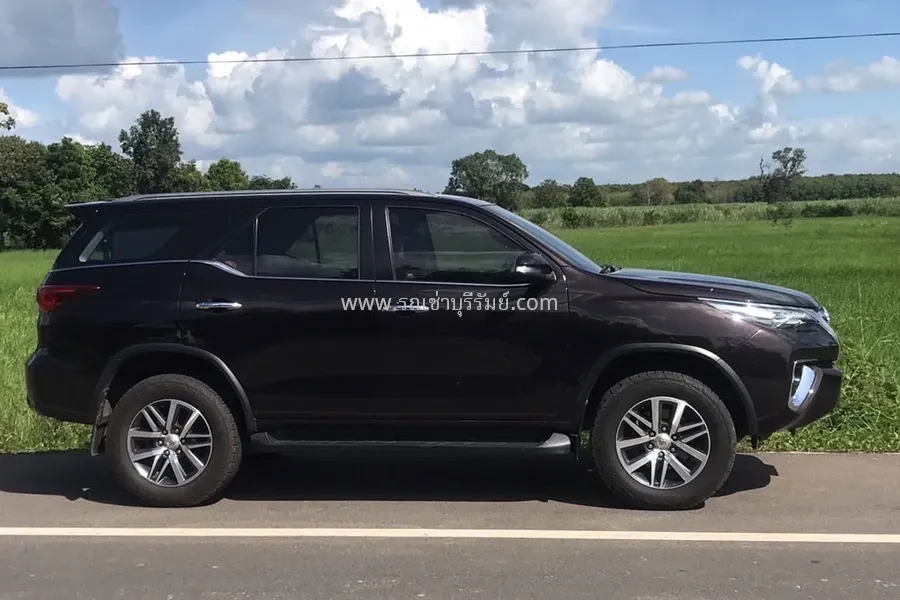 โตโยต้า ฟอร์จูนเนอร์ | รถเช่า บุรีรัมย์